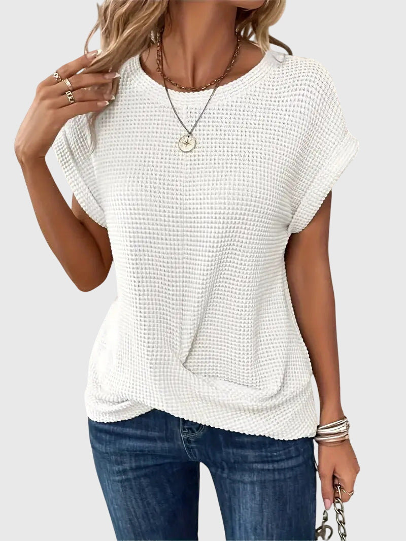 Elegant Blouse with Breathable Fabric and Flattering Fit