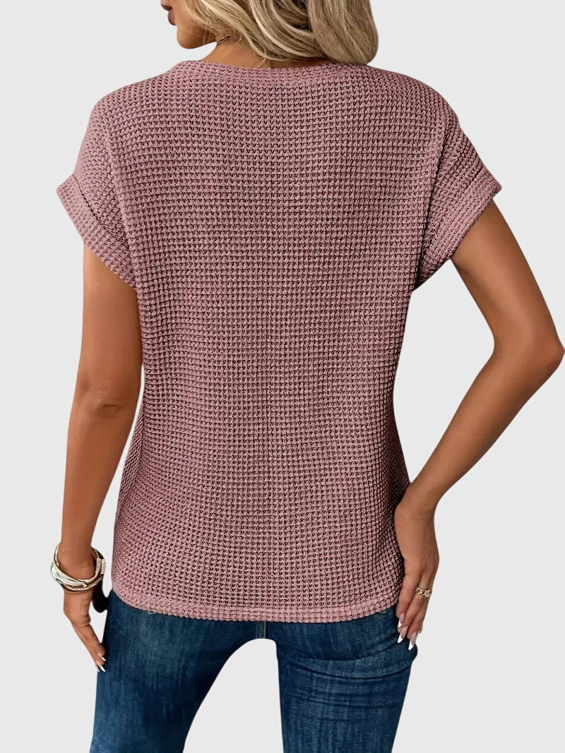 Elegant Blouse with Breathable Fabric and Flattering Fit